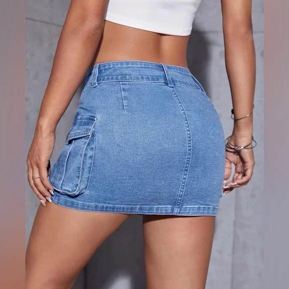 Juniors Blue Denim Cargo Mini Skirt - Picture 3 of 14